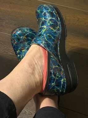 Women's DANSKO Professional Clogs SZ 41 READ DESCRIPTION